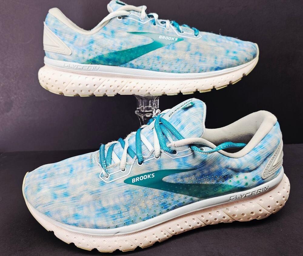 Brooks Women 11.5 Comfy footwear//